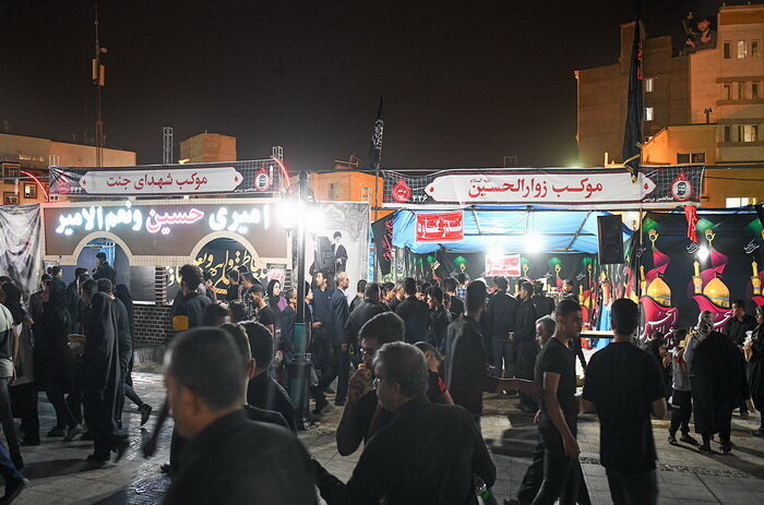 اشک ماتم ایرانی ها در سوگ عالم آل محمد(ع) | مشهدالرضا(ع) در حلقه عزاداران امام رئوف