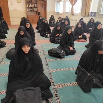 انتقال ارزش های دفاع مقدس به جامعه وظیفه همگانی است