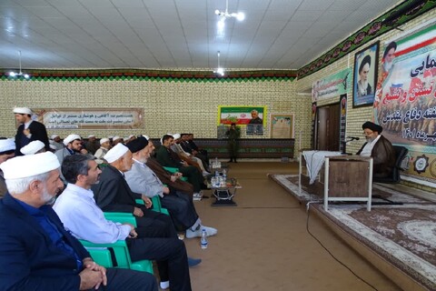 تصاویر/ گردهمایی علمای شیعه و سنی شهرستان ماکو به مناسبت هفته دفاع مقدس