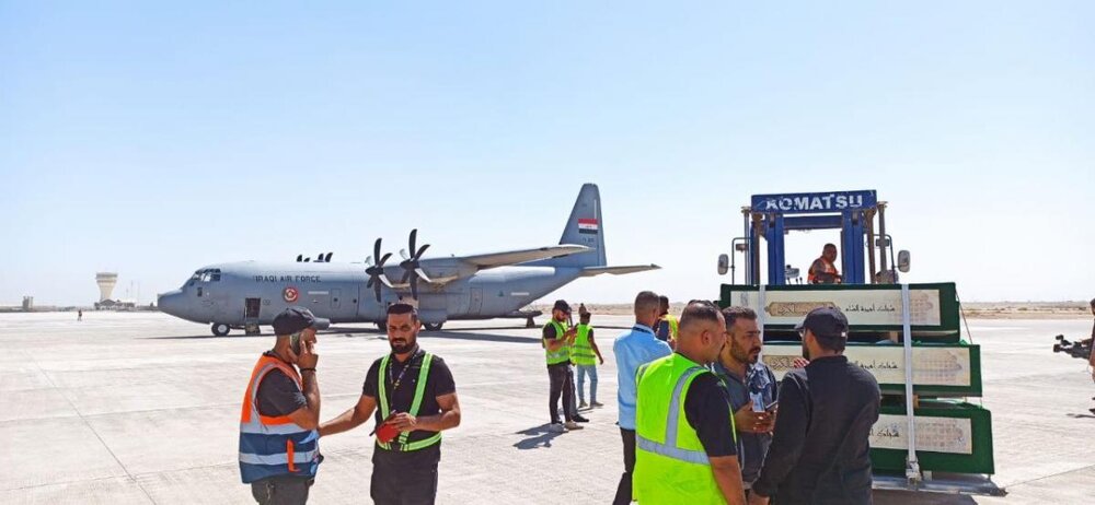 الشباك الجديد لضريح العقيلة يبدأ رحلته نحو المرقد الطاهر في سوريا + الصور الشباك الجديد لضريح العقيلة يبدأ رحلته نحو المرقد الطاهر في سوريا + الصور