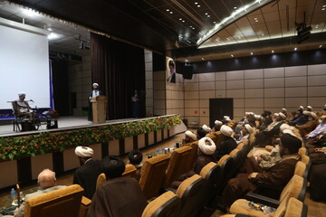 دیدار مسئولان و مدیران مدارس علمیه خوزستان با آیت الله اعرافی به روایت تصویر