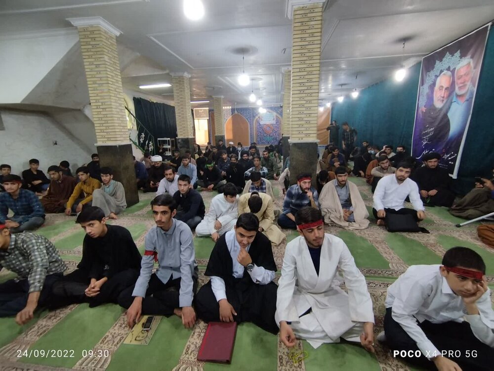 تقویت انقلاب و نظام اسلامی مهمترین وظیفه امروز حوزویان است