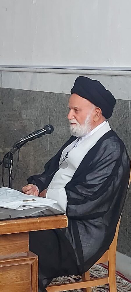 فضلای حوزه و مجتهدین اطلاع کاملی از مقام علمی رهبر انقلاب ندارند/داستان آیتالله خامنهای مانند داستان آیت الله بروجردی است