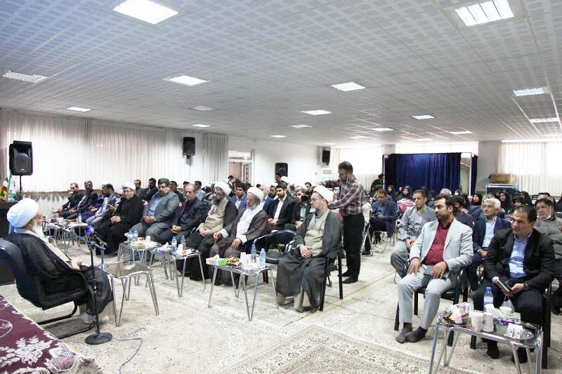 انقلاب دارای پشتوانه عظیم مردمی است