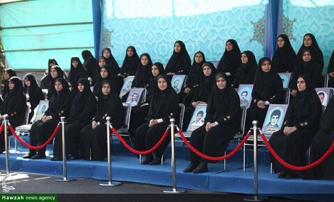 بالصور/ المراسم المشتركة لتخريج طلّاب جامعات الضبّاط التابعة للقوّات المسلّحة في جمهوريّة إيران الإسلامية بحضور قائد القوات المسلحة