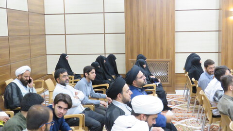 تصاویر/ جلسه بصیرتی تحلیل مسائل روز و اتفاقات اخیر با حضور مسئولین سیاسی و امنیتی استان حوزه علمیه یزد