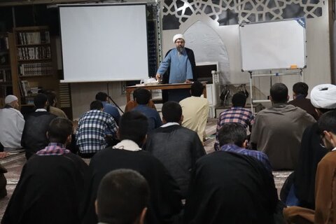 تصاویر/ سلسله جلسات سبک زندگی در مدرسه علمیه امام خمینی ارومیه
