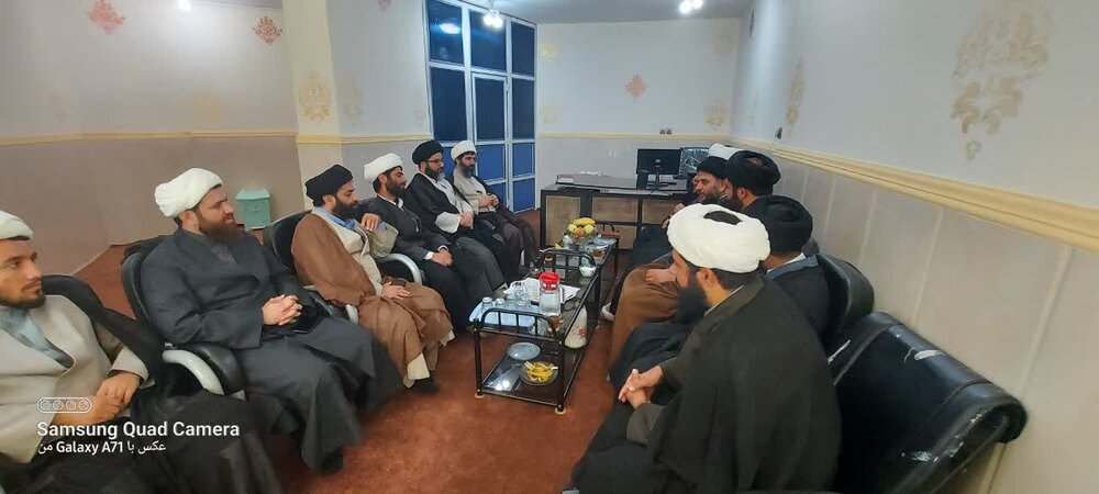 مدیر حوزه علمیه خوزستان با طلاب و اساتید باغملک دیدار کرد