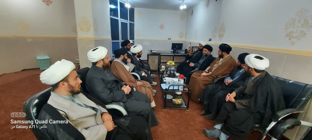 مدیر حوزه علمیه خوزستان با طلاب و اساتید باغملک دیدار کرد