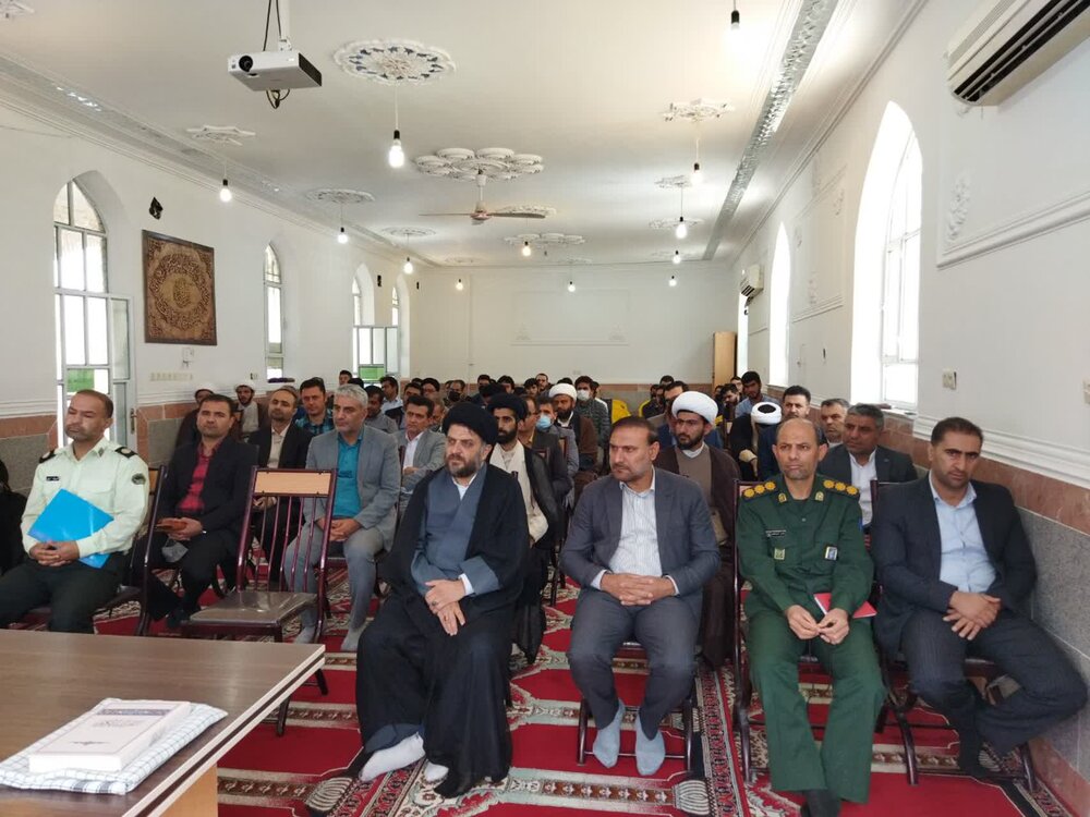 « نیکروان» مدیر مدرسه علمیه علی بن ابی طالب(ع) ایذه شد + عکس