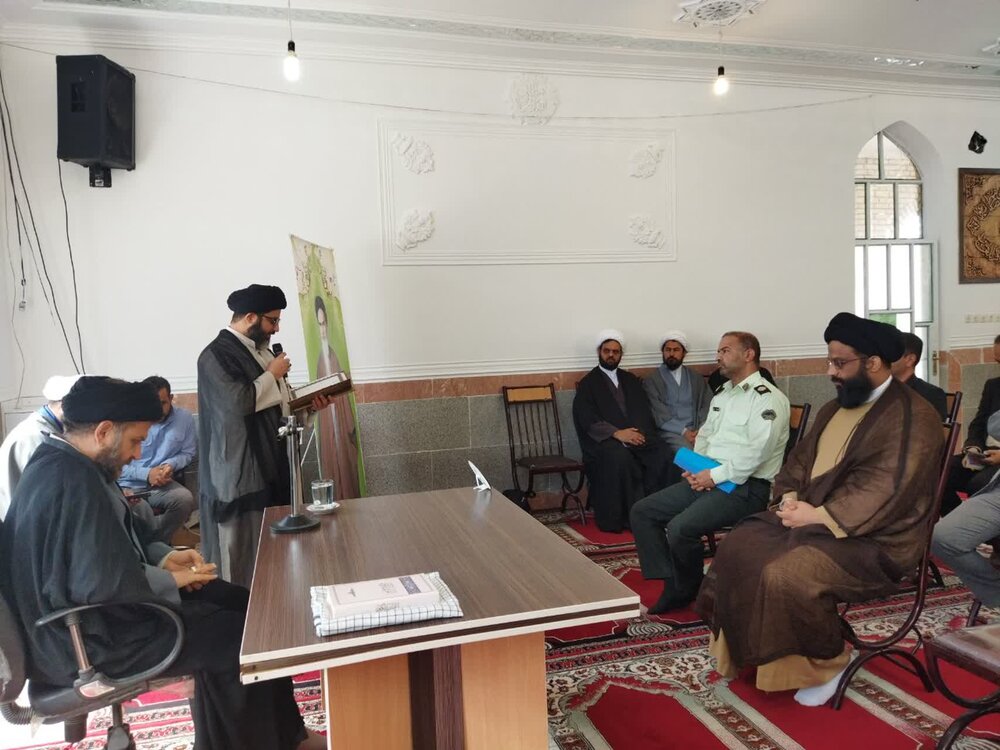 « نیکروان» مدیر مدرسه علمیه علی بن ابی طالب(ع) ایذه شد + عکس