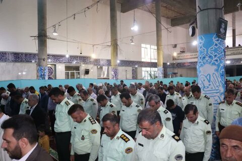 تصاویر/ حضور پرسنل انتظامی قروه در نماز جمعه و تجلیل از آنها