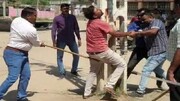 गुजरात में पुलिस ने मुसलमानों को अदालत में ले जाने के बजाय लाठियों से सार्वजनिक रूप से की पिटाई