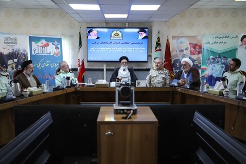 تصاویر/ دیدار نماینده ولی فقیه در استان آذربایجان شرقی با فرماندهان نیروی انتظامی استان
