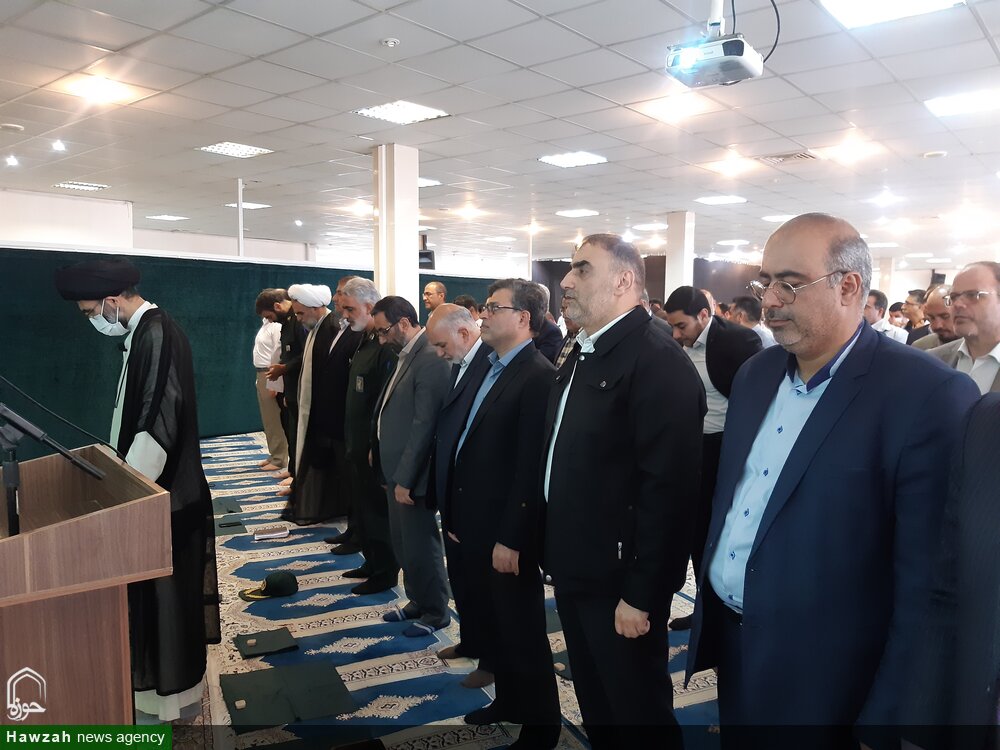 اقدام جالب امام جمعه کاشان در برگزاری نماز اول وقت + عکس