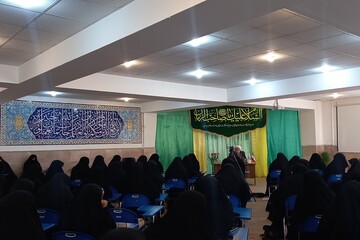 تصاویر/ ویژه برنامه تجدید بیعت با  امام زمان (ع) در مدرسه علمیه الزهرا (س) ارومیه