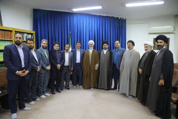 تصاویر / دیدار رئیس سازمان دامپزشکی کشور با آیت‌الله اعرافی