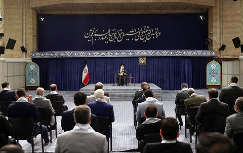 تصاویر/ دیدار دست‌اندرکاران دومین کنگره ملی شهدای ورزشکار با رهبر معظم انقلاب