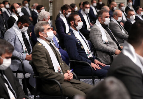 تصاویر/ دیدار دست‌اندرکاران دومین کنگره ملی شهدای ورزشکار با رهبر معظم انقلاب