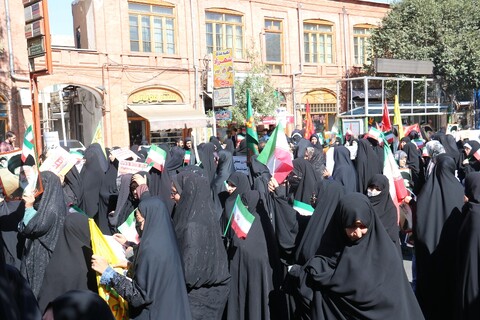 تصاویر/ اجتماع بانوان ارومیه در حمایت از حجاب و عفاف