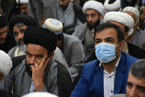 تصاویر/نشست نماینده ولی فقیه و استاندار کردستان با روحانیون تشیع و اهل تسنن