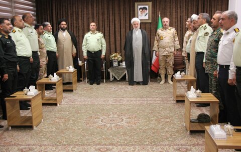 تصاویر/ دیدار فرماندهان مرزبانی و انتظامی کردستان با حجت الاسلام و المسلمین پورذهبی