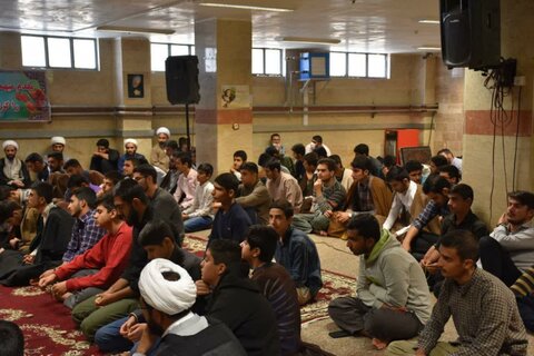 تصاویر/ حضور مدیر حوزه علمیه کردستان در جمع طلاب مدرسه علمیه قروه