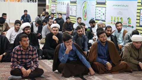 تصاویر/ مراسم شبی با شهدا در مدرسه علمیه امام خمینی(ره) ارومیه