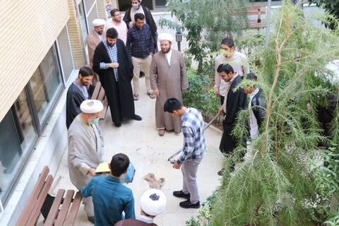 تصاویر| نشست طلاب شیعه و سنی به میزبانی مدرسه علمیه رضویه شیراز