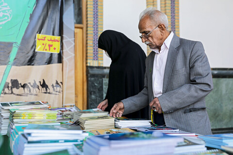 تصاویر/ برپایی 3 نمایشگاه موضوعی کتاب در حرم مطهر رضوی