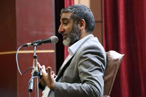 تصاویر / همایش بصیرتی نخبگان انقلابی شهرستان بهار با حضور حاج حسین یکتا