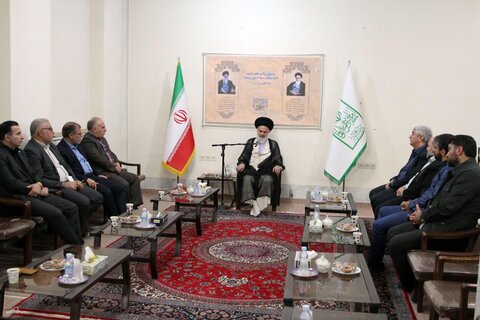آیت الله حسینی بوشهری در دیدار مدیرعامل ایران خودرو