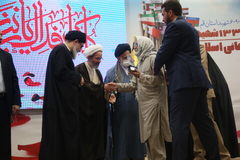 تصاویر/ اجلاسیه کنگره ملی شهدای استان قم با عنوان بزرگداشت 1330 شهید نهضت جهانی اسلام