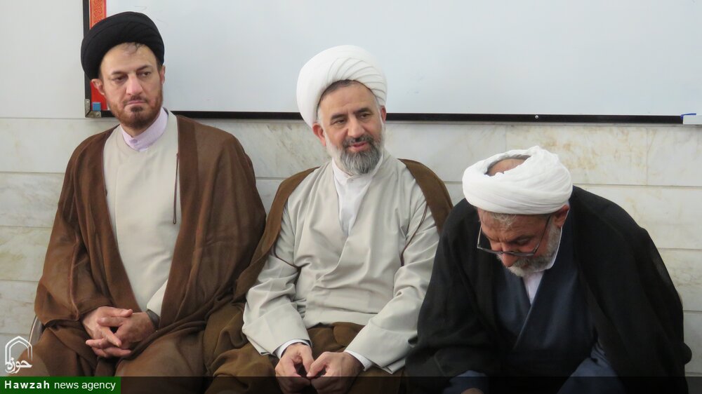 بازدید مدیر حوزه علمیه یزد از دبیرستان تربیتی شهید عبداللهی اردکان + عکس