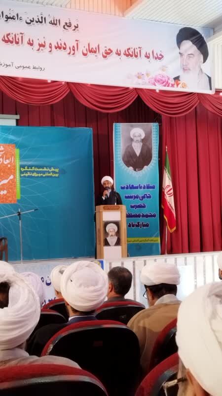 تکریم جایگاه عالم، تکریم جایگاه علم است