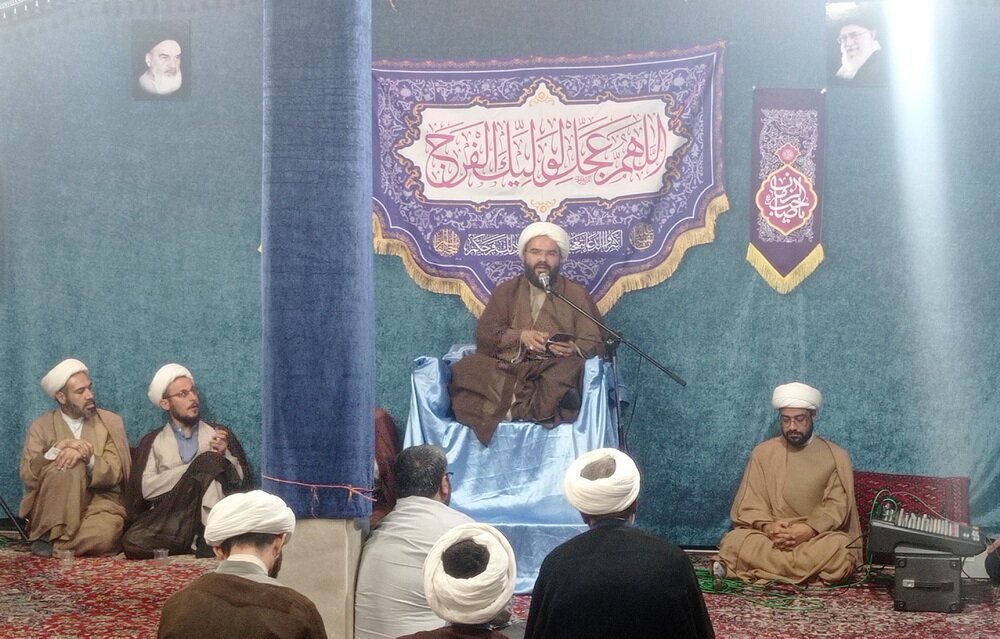 اتحاد طلاب و روحانیون کاشمر می تواند منجر به کارهای بزرگ شود