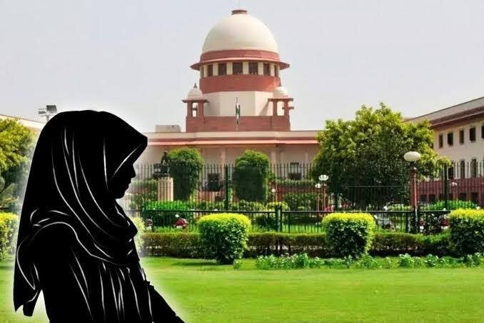 हिजाब पर फिर होगी सुनवाई CJI ने मंजूर की मुस्लिम छात्राओं की याचिका हिजाब पर फिर होगी सुनवाई CJI ने मंजूर की मुस्लिम छात्राओं की याचिका