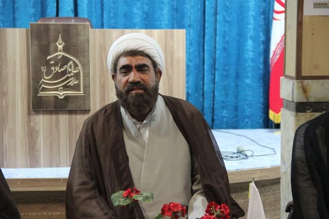 تصاویر/ نشست مدیر حوزه علمیه استان با اساتید،کادر و طلاب مدرسه علمیه امام صادق(ع)