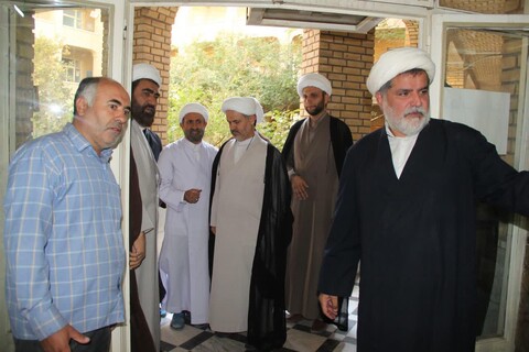 تصاویر/ نشست مدیر حوزه علمیه استان با اساتید،کادر و طلاب مدرسه علمیه امام صادق(ع)