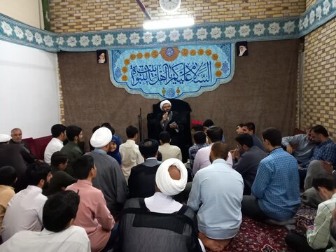 تصاویر/ جشن ولادت پیامبر(ص) و امام جعفرصادق(ع) در مدرسه علمیه حضرت ولیعصر(عج) پردیسان با حضور خانواده طلاب