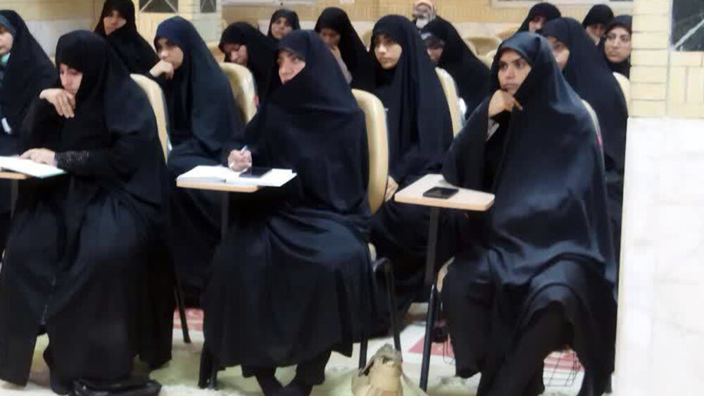 برگزاری کارگاه توانمندی حل مسئله در مدرسه علمیه خواهران کنگان