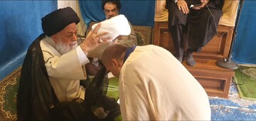 تصاویر/ مراسم عمامه‌گذاری جمعی طلاب توسط آیت‌الله دیباجی اصفهانی