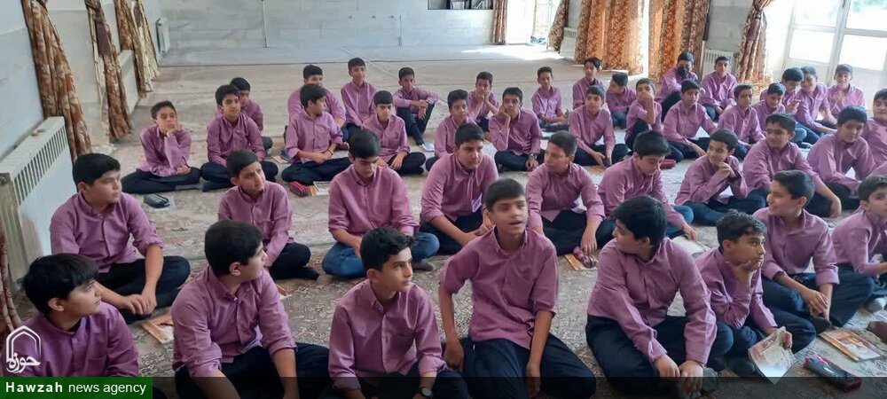 آشنایی با دبیرستانی تحت اشراف حوزه علمیه اردکان