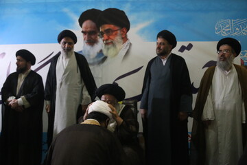 تصاویر / آیین عمامه گذاری طلاب مدارس علمیه خوزستان در دزفول