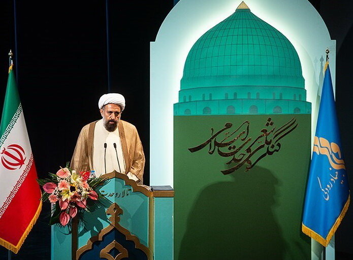 کنگره ملی شعر وحدت اسلامی به ایستگاه پایانی رسید | قمی: وحدت فلسفه بعثت رسول اسلام (ص) است