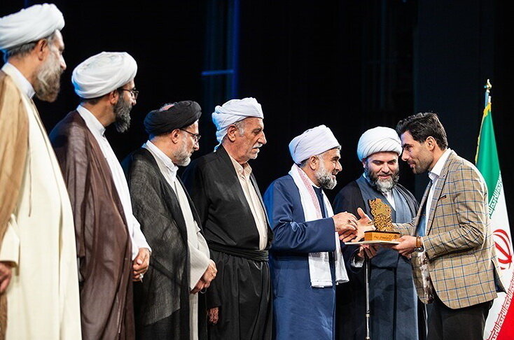 کنگره ملی شعر وحدت اسلامی به ایستگاه پایانی رسید | قمی: وحدت فلسفه بعثت رسول اسلام (ص) است