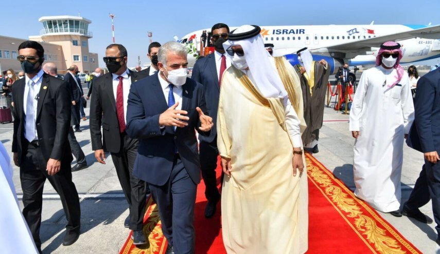 مستنقع التطبيع.. وزير الزراعة البحريني يصل تل ابيب مستنقع التطبيع.. وزير الزراعة البحريني يصل تل ابيب