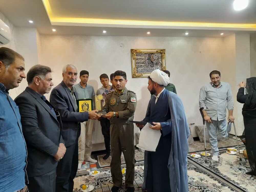 خانواده شهید خلبان «قاسم زمانی» تجلیل شد + عکس