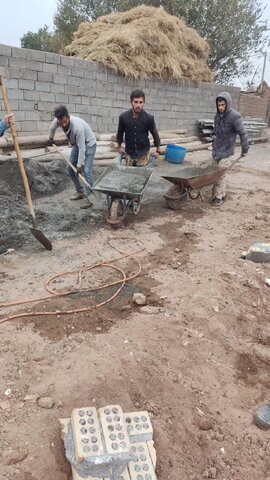 تصاویر/ فعالیت های جهادی طلاب خوی در مناطق زلزله زده