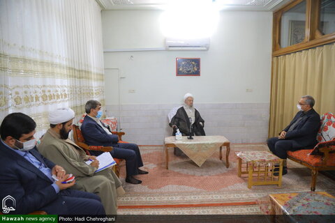 بالصور/ وزير الصحة الإيراني يلتقي بمراجع الدين والعلماء بقم المقدسة